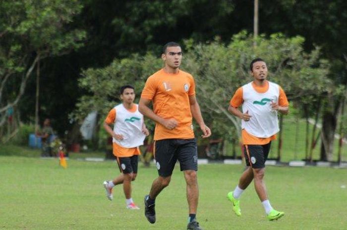 Pemain asal Mesir, Mido Saad, saat mengikuti sesi latihan sekaligus trial bersama PSS, di Lapangan Paskhas, Sleman, Jumat (8/2/2019). 