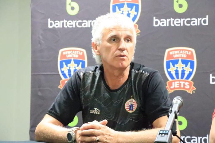 Pelatih Persija Jakarta, Ivan Kolev dalam jumpa pers, sehari sebelum laga kontra Newcastle Jets, Senin (11/2/2019).