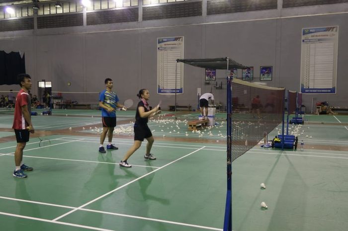 Pemain ganda campuran Indonesia, sedang menjalani latihan rutin di pelatnas Cipayung, Jakarta, Selasa (12/2/2019).