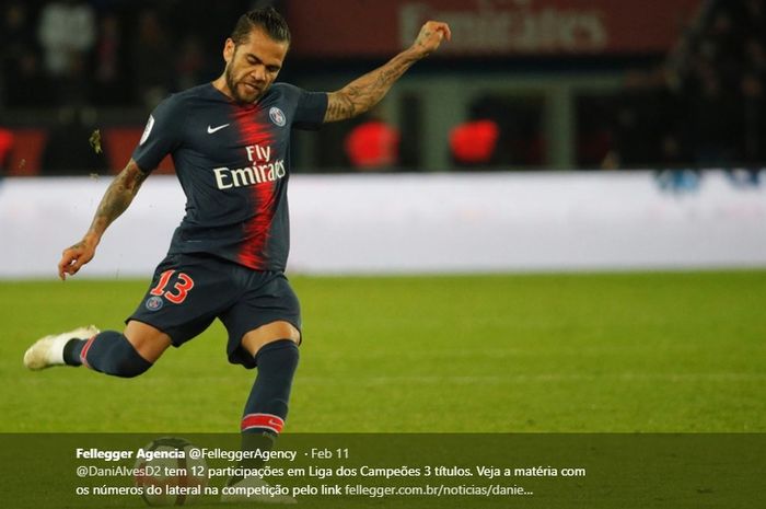 Bek sayap Paris Saint-Germain, Dani Alves, sesumbar jika timnya mampu juara Liga Champions musim ini berkat kemenangan meyakinkan di Old Trafford semalam.