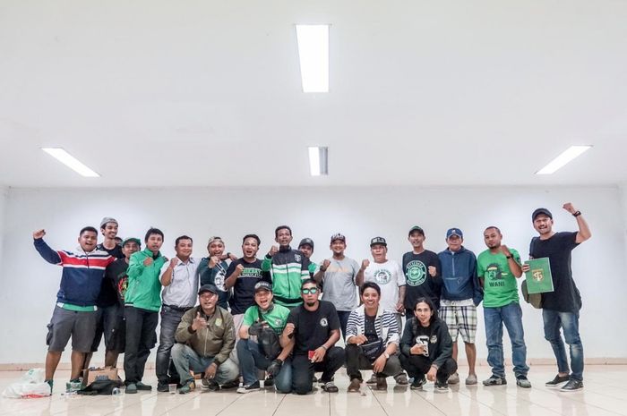 Panitia pelaksana (Panpe) mengadakan pertemuan dengan perwakilan Bonek.