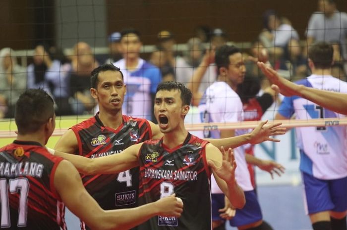 Ekspresi pemain tim Surabaya Bhayangkara Samator saat menjalani pertandingan Final Four Proliga 2019 di Kediri.