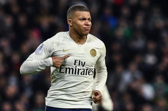 Pemain muda berbakat Paris Saint-Germain, Kylian Mbappe, mencetak gol spektakuler sekaligus membawa timnya unggul 12 poin di Liga Prancis.