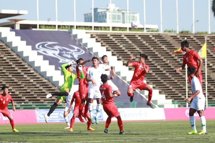 Timnas U-22 Indonesia melawan Myanmar pada Grup B Piala AFF U-22 2019 di Kamboja