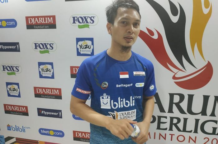 Pebulu tangkis ganda putra PB Djarum, Mohammad Ahsan berpose setelah menjalani pertandingan Hitachi pada Djarum Superliga Badminton 2019 di GOR Sabuga, Bandung, Rabu (20/2/2019).