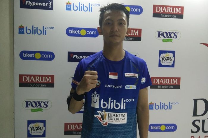 Pebulu tangkis tunggal putra PB Djarum, Ihsan Maulana Mustofa berpose setelah menjalani pertandingan Djarum Superliga Badminton 2019 di GOR Sabuga, Bandung, Rabu (20/2/2019).