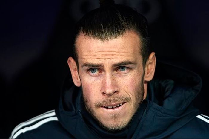 Pemain sayap Real Madrid, Gareth Bale, dihadapkan pada kondisi yang tidak diuntungkan di Real Madrid karena performanya yang tidak kunjung membaik dan perilakunya yang kurang disukai rekan setimnya.