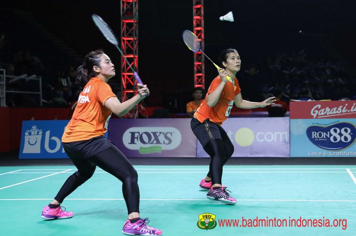 Marteha Dea Giovani (kiri) dan Yulfira Barkah (kanan) masih tak terbendung di ajang Djarum Badminton Superliga 2019.