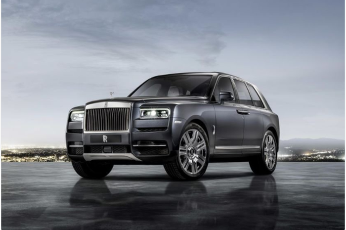 Rolls Royce Cullinan, mobil terbaru Cristiano Ronaldo.