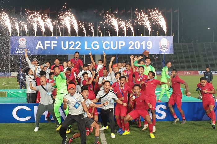 Para pemain timnas U-22 Indonesia merayakan kemenangan di final Piala AFF U-22 2019.