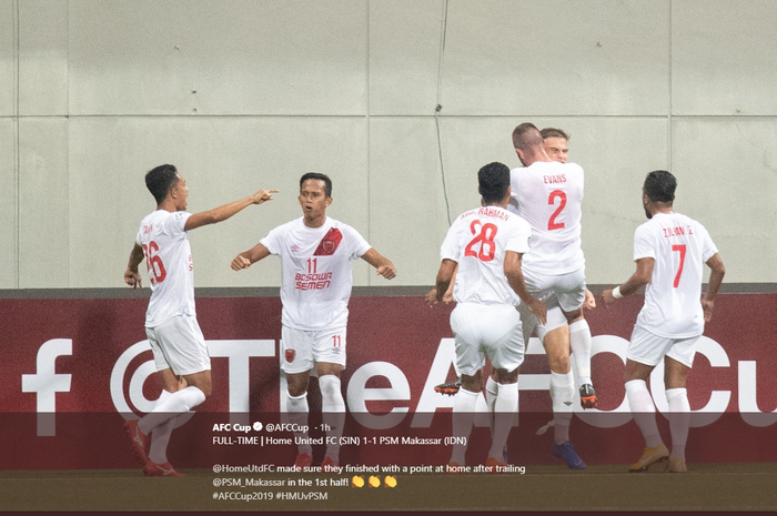 Para pemain PSM Makassar merayakan gol mereka ke gawang Home United dalam partai Piala AFC 2019, Rabu (27/2/2019).