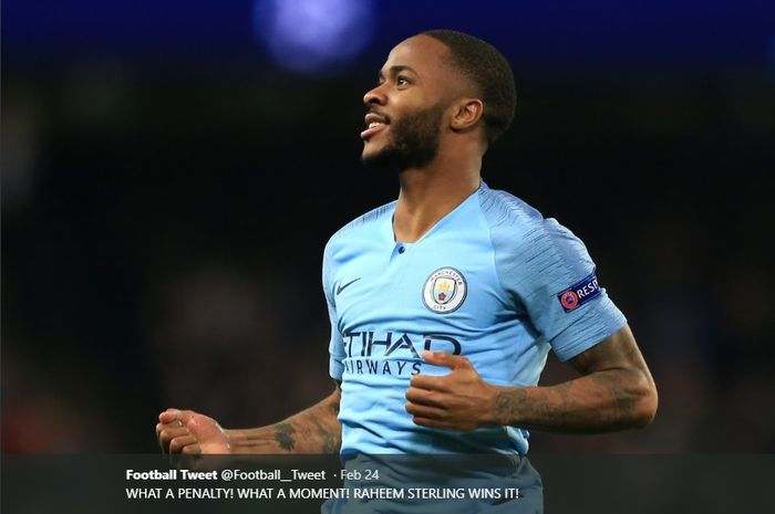 Raheem Sterling merayakan gol penalti penentu kemenangan City atas Chelsea di final Carabao Cup