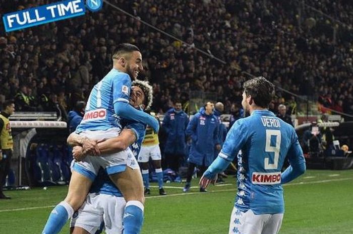 Para pemain Napoli merayakan gol yang dicetak ke gawang Parma dalam laga Liga Italia di Stadion Ennio Tardini pada 24 Februari 2019.