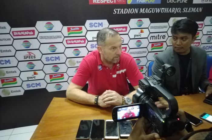 Pelatih Madura United, Dejan Antonic, selepas laga kontra PSS Sleman di Piala Presiden 2019, Selasa (5/3/2019).