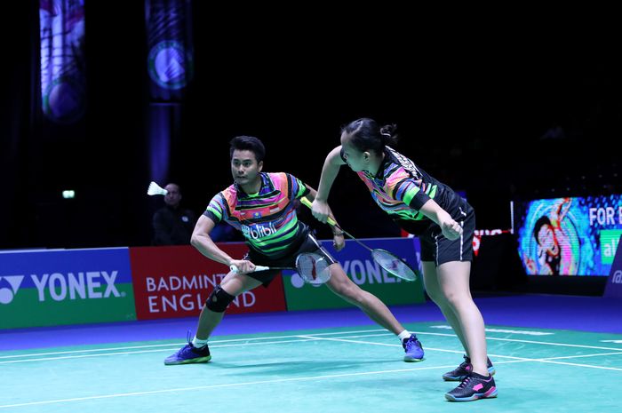 Pasangan ganda campuran Indonesia, Tontowi Ahmad/Winny Oktavina Kandow, saat berlaga pada babak 16 Besar All England Open 2019, Kamis (7/3/2019) waktu setempat.