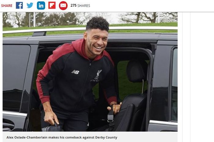 Gelandang Liverpool, Alex Oxlade-Chamberlain, tiba di lapangan latihan Derby jelang laga U-23 sebagai bagian dari pemulihan cedera sang pemain.