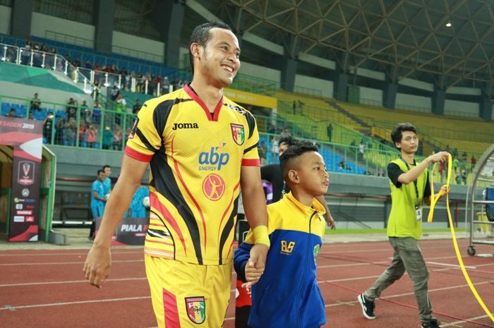 Atep Ahmad Rizal, saat laga membela Mitra Kukar menghadapi Bali United di Piala Presiden 2019.