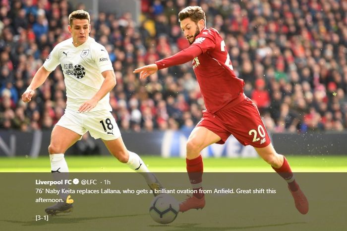 Adam Lallana saat mencoba melewati bek Burnley saat Liverpool berhasil mengalahkan Burnley di Anfield