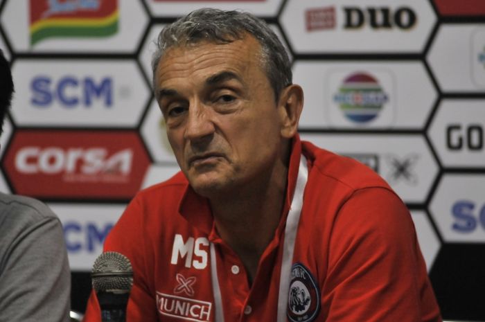 Pelatih Arema FC, Milomir Seslija, dibuat pusing dengan absennya beberapa pilar penting menjelang laga melawan Persita Tangerang di Piala Presiden 2019.