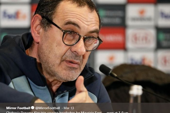 Pelatih Chelsea, Maurizio Sarri saat konferensi pers