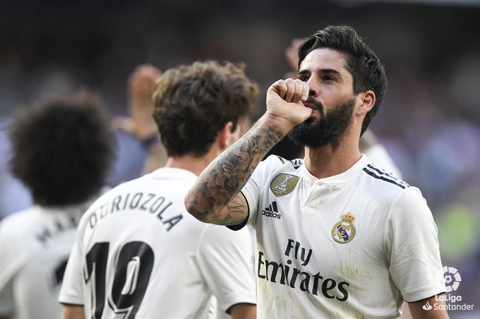 Gelandang Real Madrid, Isco Alarcon, merayakan golnya pada laga pekan ke-28 Liga Spanyol kontra Celta Vigo di Stadion Santiago Bernabeu, 16 Maret 2019.