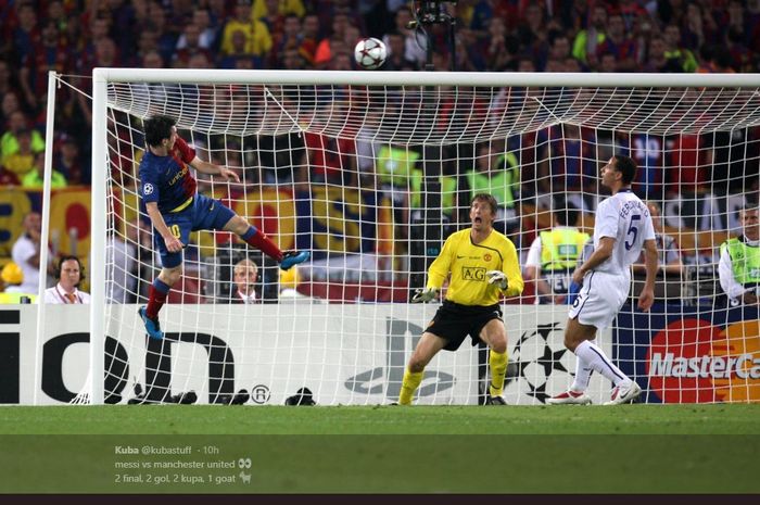 Lionel Messi mencetak gol ke gawang Manchester United di final Liga Champions 2009.