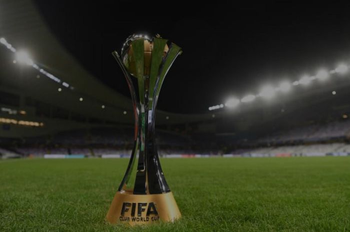 Piala Dunia Antarklub. FIFA menambah jumlah tim dari 7 menjadi 24 pada Piala Dunia Antarklub 2021, tetapi diboikot klub-klub Eropa. 