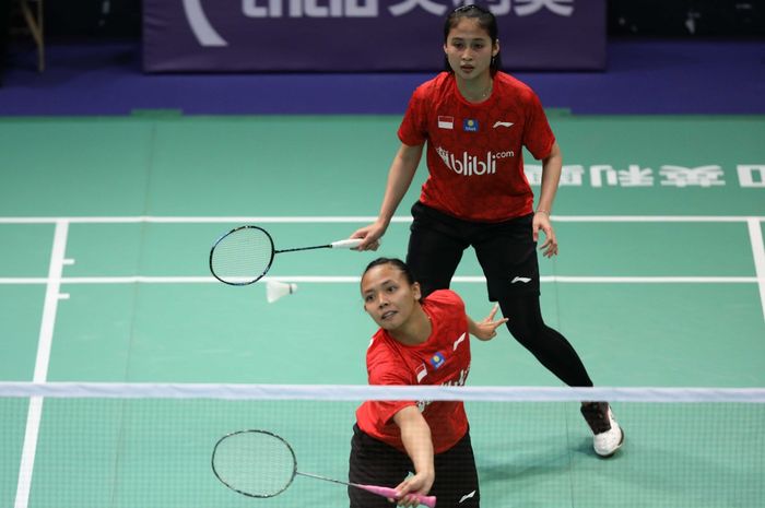 Pasangan ganda putri Indonesia, Della Destiara Haris/Rizki Amelia Pradipta, sempat kecolongan satu gim saat berhadapan dengan wakil Sri Lanka pada Kejuaraan Beregu Campuran Asia 2019, Selasa (19/3/2019).