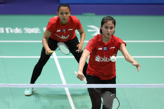 Pasangan ganda putri Indonesia, Della Destiara Haris/Rizki Amelia Pradipta, bertanding pada Kejuaraan Beregu Campuran Asia 2019, Selasa (19/3/2019) di Queen Elizabeth Stadium, Wanchai, Hong Kong.