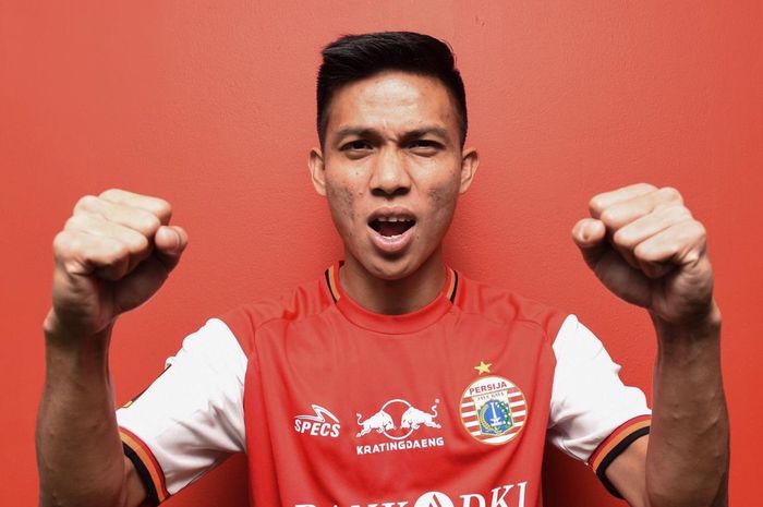 Penyerang Asing Lokal Anyar Persija Jakarta, Yogi Rahadian, Baru Saja Diresmikan Selasa (19/3/2019) sore ini.