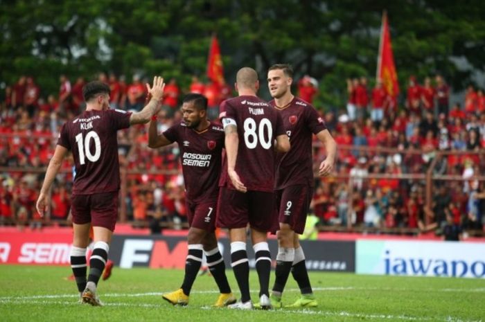 Pemain PSM Makassar merayakan gol yang dicetak ke gawang Perseru Serui di Piala Indonesia 2018.