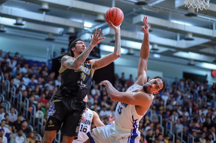 Pertandingan antara BTN CLS Knights Indonesia melawan Hongkong Eastern 98-97 di Southorn Stadium, Wan Chai, Jumat (22/3/2019). 