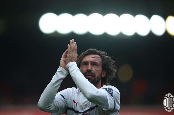 Mantan gelandang AC Milan, Andrea Pirlo, dalam laga amal menghadapi Liverpool Legends di Stadion Anfield, Sabtu (23/3/2019).