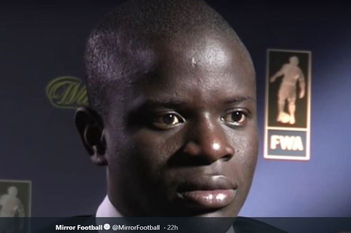 Gelandang timnas Prancis dan Chelsea, N'Golo Kante, tidak tertarik dengna rumor diinginkan Zinedine Zidane di Real Madrid.