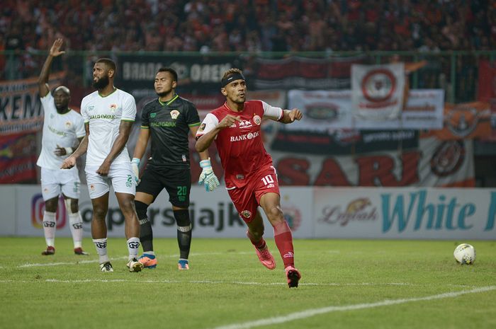 Pemain Persija Jakarta, Bruno Matos mencetak gol ke gawang Kateng Putra dalam laga 8 besar Piala Presiden 2019 di Stadion Patriot, Bekasi, Jawa Barat (28/3/2019) Kalteng Putra menang dengan skor 4-5 melalui adu penalti. Feri Setiawan/Super Ball 