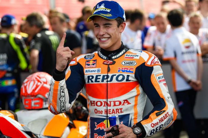 Selebrasi Marc Marquez (Repsol Honda) sesaat setelah memenangkan balapan MotoGP Argentina 2019 di Sirkuit Termas de Rio Hondo, Senin (1/4/2019) dini hari WIB