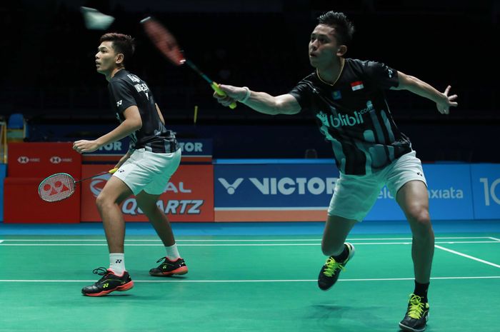 Pasangan ganda putra Indonesia, Fajar Alfian/Muhammad Rian Ardianto, saat menjalani laga melawan Takeshi Kamura/Keigo Sonoda (Jepang) pada semifinal Malaysia Open 2019.