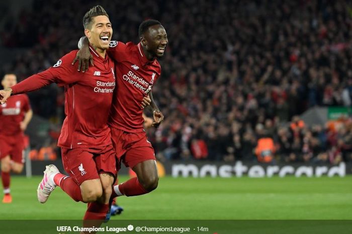 Gelandang Liverpool FC, Naby Keita, merayakan golnya bersama Roberto Firmino dalam laga leg I babak perempat final Liga Champions versus FC Porto di Stadion Anfield, Selasa (9/4/2019).