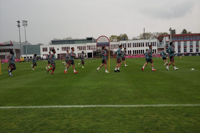 Suasana latihan terbuka FC Bayern Muenchen di Saebener Strasse, Muenchen, Jerman.