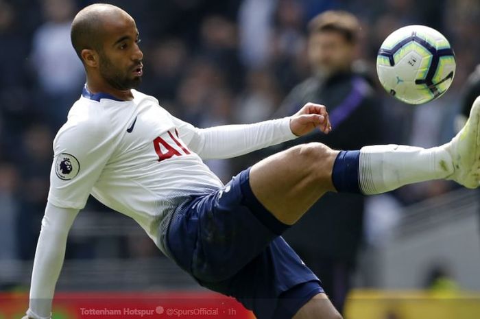 Winger Tottenham Hotspur, Lucas Moura, beraksi dalam laga pekan ke-34 Liga Inggris kontra Huddersfield Town, Sabtu (13/4/2019) di Tottenham Hotspur Stadium.