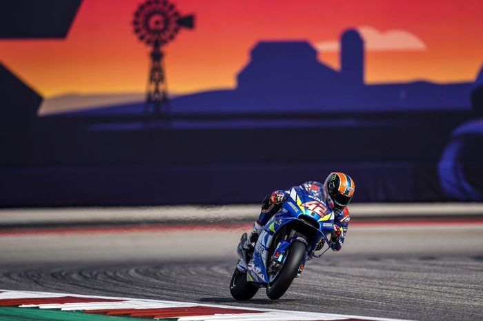 Pembalap tim Suzuki Ecstar, Alex Rins saat melakoni babak kualifikasi MotoGP Americas 2019, Minggu (14/4/2019)