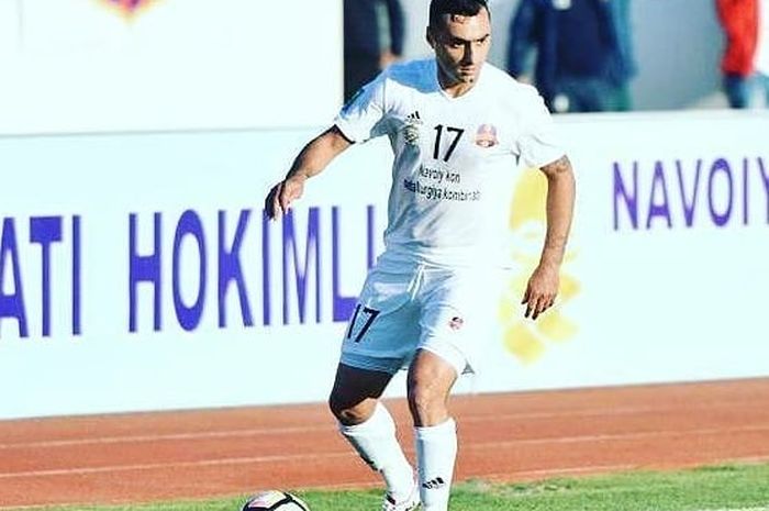 Gelandang asal Turkmenistan, Artur Gevorkyan, telah resmi menjadi pemain asing Persib Bandung per 18 April 2019.