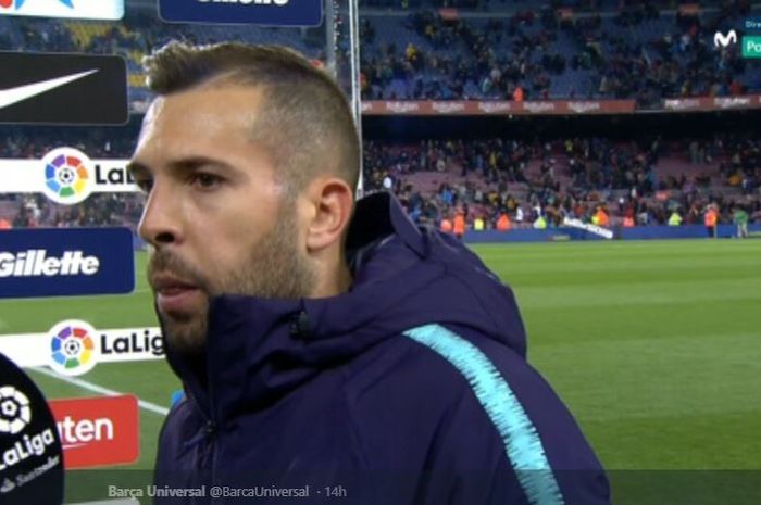 Bek kiri FC Barcelona, Jordi Alba, dalam sesi wawancara seusai laga pekan ke-33 Liga Spanyol kontra Real Sociedad di Stadion Camp Nou, 20 April 2019.