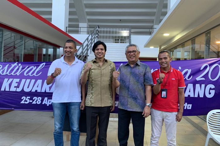 Ketua panitia Festival Akuatik Indonesia, Teguh Anantawikrama, Wakil Ketua PRSI, Harlin Rahardjo, Sekretaris Jenderal PRSI, Ali Patiwiri, dan Rizal, perwakilan pengelola Stadion Akuatik Gelora Bung Karno Jakarta, hadir pada konferensi pers Festival Akuatik Indonesia, Selasa (23/4/2019).