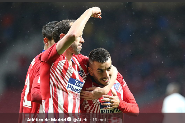 Atletico Madrid merayakan gol kemenangan 3-2 atas Valencia yang dicetak Angel Correa, Rabu (24/4/2019) di Wanda Metropolitano.