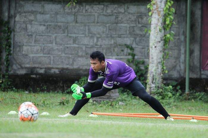 Kiper Bali United, I Putu Pager Wirajaya, yang saat ini dipinjamkan ke PSIM Yogyakarta untuk mengarungi Liga 2 2019.