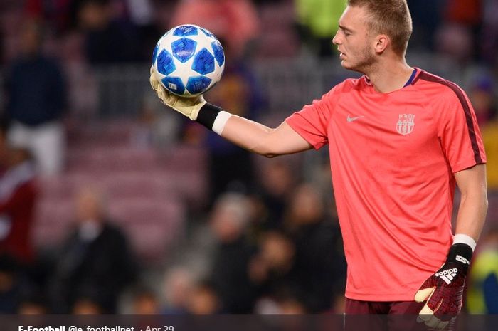 Kiper kedua Barcelona, Jasper Cillessen dikabarkan jadi incaran Manchester United.