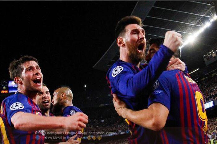 Penyerang FC Barcelona, Lionel Messi, mencetak gol dalam laga leg pertama semifinal Liga Champions kontra Liverpool FC di Stadion Camp Nou, 1 Mei 2019.