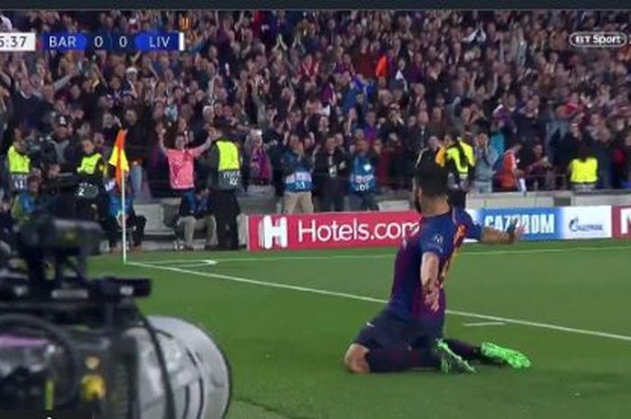 Penyerang Barcelona, Luis Suarez, merayakan gol kontra Liverpool pada laga semifinal leg pertama Liga Champions, Kamis (2/5/2019) dini hari WIB.