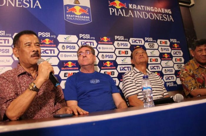 Robert Rene Alberts Diperkenalkan Sebagai Pelatih Persib